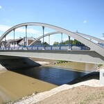 Bočn&iacute; pohled na most