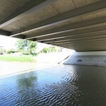 Nosn&aacute; konstrukce mostovky &ndash; ocelov&yacute; př&iacute;čn&iacute;k      spřažen&yacute; se ŽB deskou