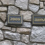 Tabulka s rokem a firmou v&yacute;stavby