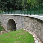 Bočn&iacute; pohled na most